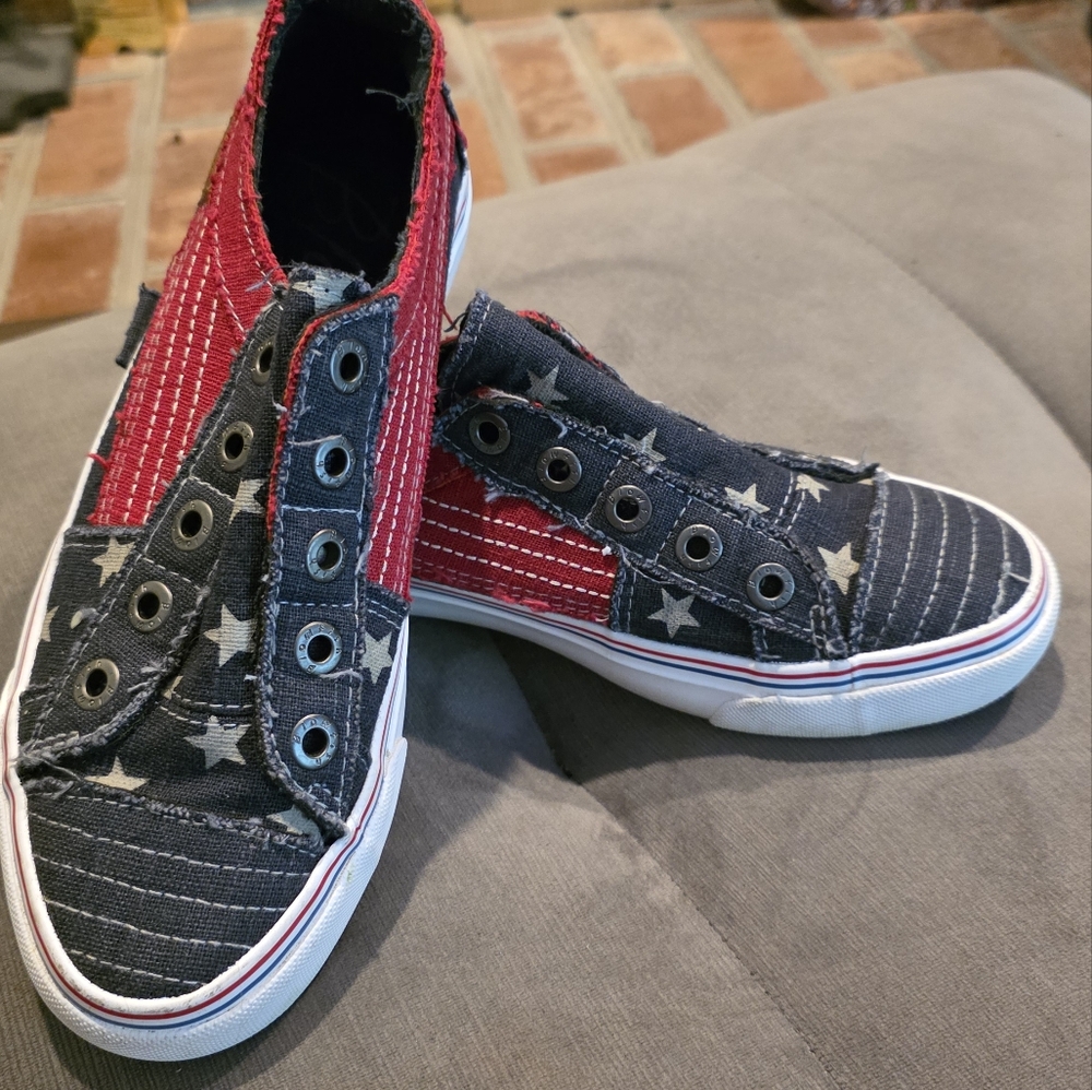 Blowfish Patriotic Laceless Slip On Sneakers Sz 8